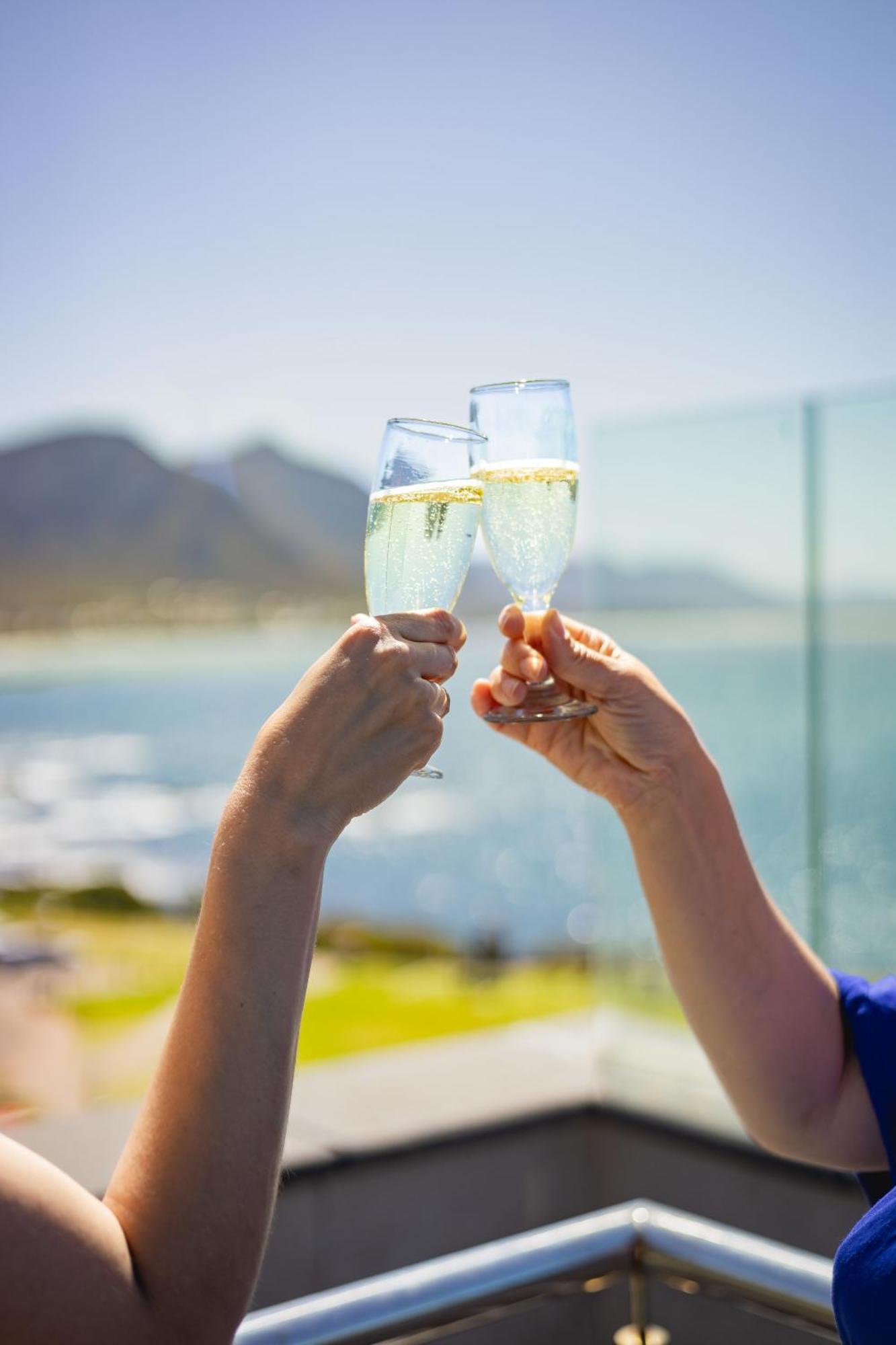 Hermanus Waterfront, Ocean Deluxe - Apartment 2 エクステリア 写真